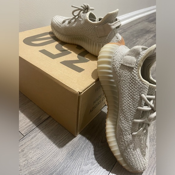 BRAND NEW. Yeezy Boost 350 V2. Wore them once. Comes in original box. Size W5.5 - Picture 5 of 7